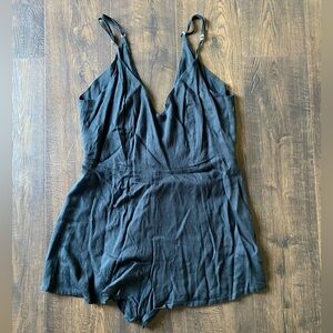 free people women’s size 2 rayon lightweight zippered black sleeveless romper
